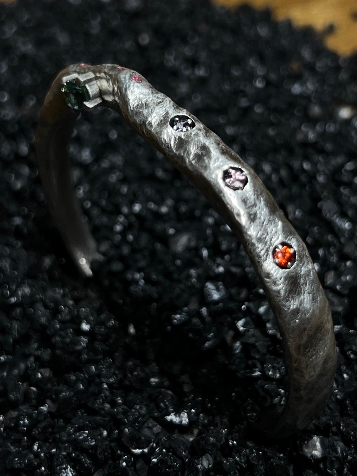 BG-G10 — THE QUIET COMPANION