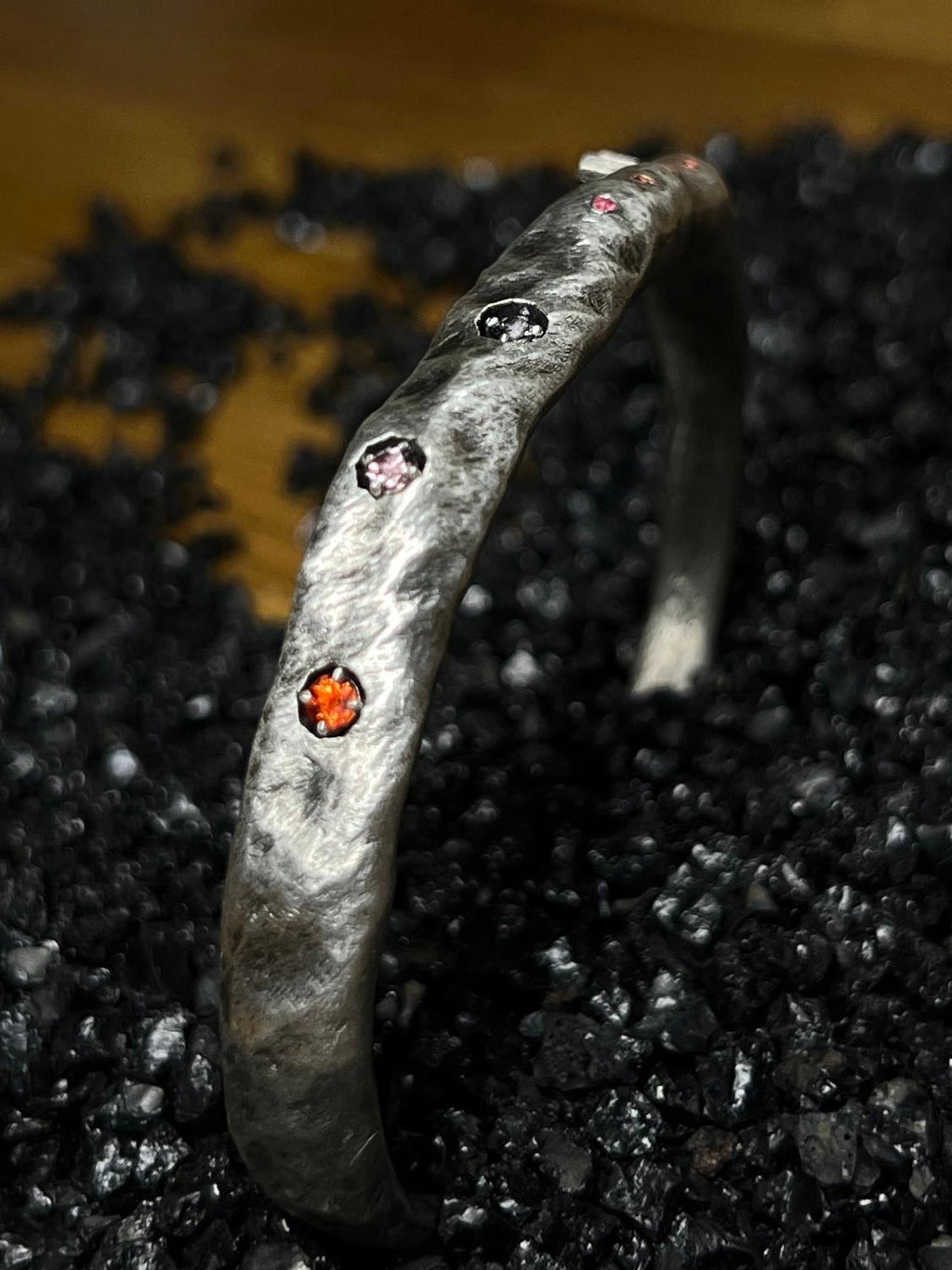 BG-G10 — THE QUIET COMPANION